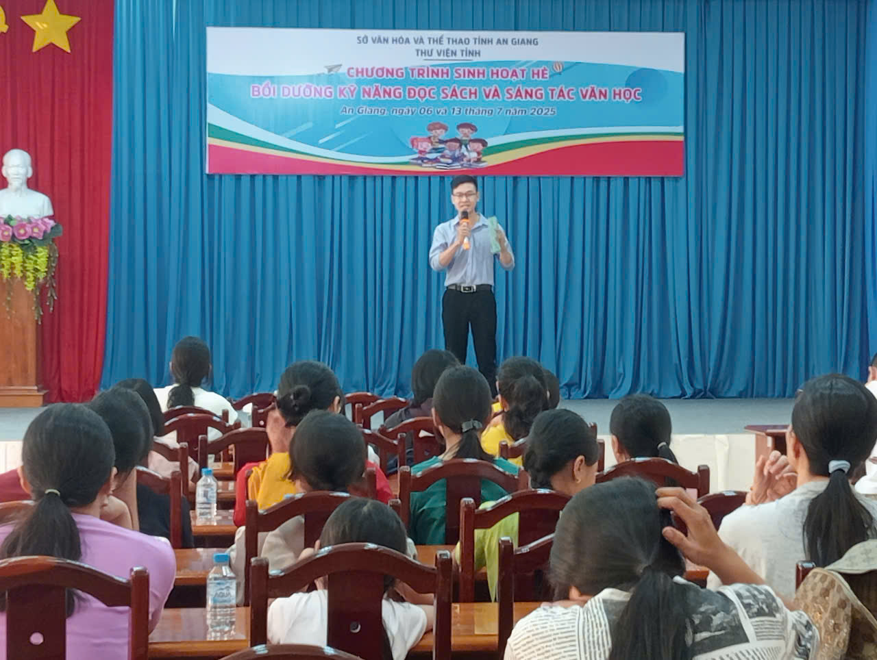 Học sinh An Giang tham gia “Bồi dưỡng kỹ năng đọc sách và sáng tác văn học” trong chuỗi sinh hoạt hè, năm 2025